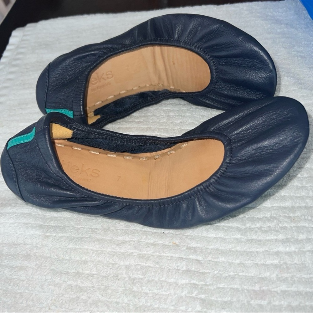 TIEKS ITALIAN LEATHER FOLDABLE BALLET FLATS IN CALIFORNIA NAVY COLOR//SIZE 7 - Picture 7 of 11